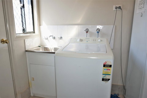 9 Krait Street - Perfect For Large Groups Or Families Alike - Food Delivery Shop 16