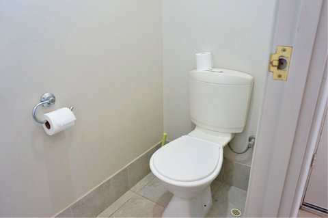 9 Krait Street - Perfect For Large Groups Or Families Alike - Food Delivery Shop 17