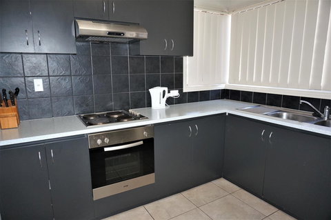 9 Krait Street - Perfect For Large Groups Or Families Alike - Food Delivery Shop 7