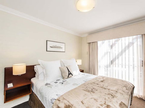 Subiaco Village 28 - Food Delivery Shop 8