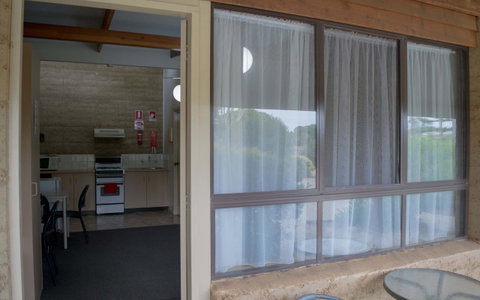 Hopetoun Motel & Chalet Village - Food Delivery Shop 22
