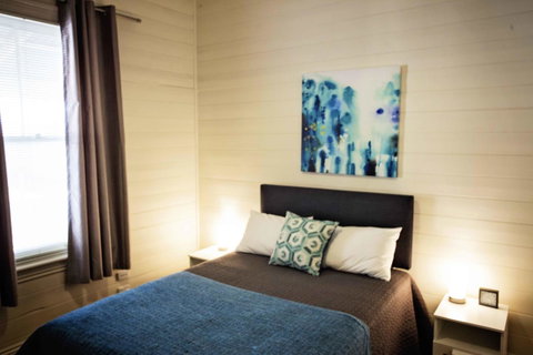 Hopetoun Motel & Chalet Village - Food Delivery Shop 24