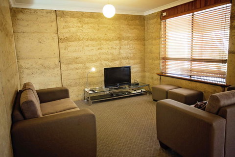 Hopetoun Motel & Chalet Village - Food Delivery Shop 41