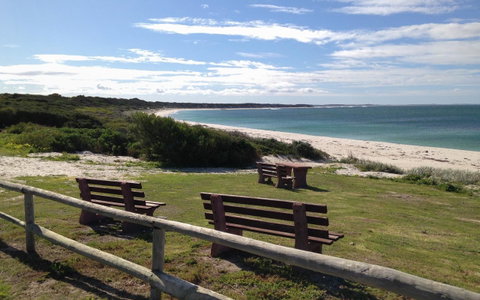 Hopetoun Motel & Chalet Village - Food Delivery Shop 3