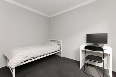 Perth Comfy Stays - Food Delivery Shop 34