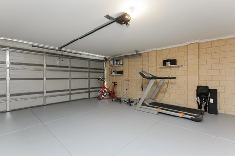 Perth Comfy Stays - Food Delivery Shop 21