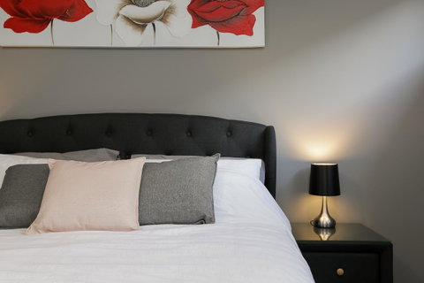 Perth Comfy Stays - Food Delivery Shop 28