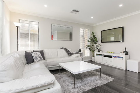 Perth Comfy Stays - Food Delivery Shop 0