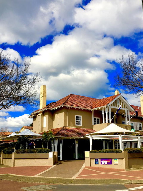 Higgins Lane Motel - Food Delivery Shop 1