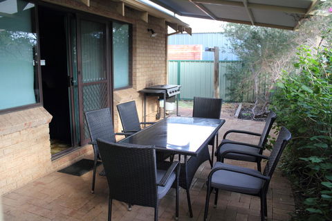 Kestrel Chalets - Food Delivery Shop 11