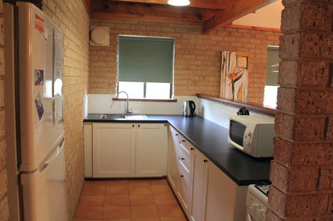 Kestrel Chalets - Food Delivery Shop 10