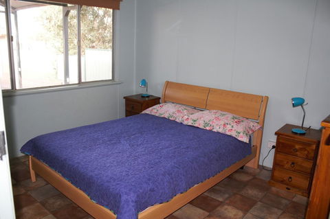 Kestrel Chalets - Food Delivery Shop 19