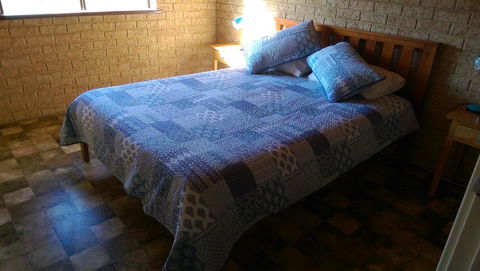Kestrel Chalets - Food Delivery Shop 7