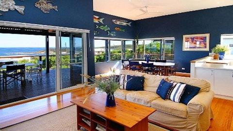 Tru Blu - Enjoy Sweeping 180 Degree Views Of Gracetown In This Modern Family Beach House - Food Delivery Shop 1
