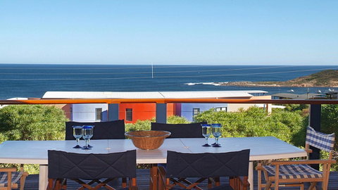 Tru Blu - Enjoy Sweeping 180 Degree Views Of Gracetown In This Modern Family Beach House - Food Delivery Shop 8