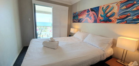 Scarborough Beach Front Resort - Shell Seven - Food Delivery Shop 7