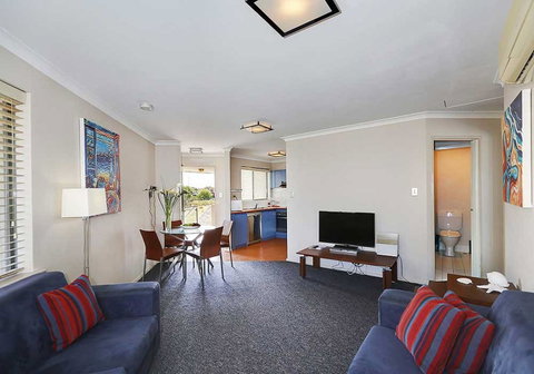 Scarborough Beach Front Resort - Shell Seven - Food Delivery Shop 9