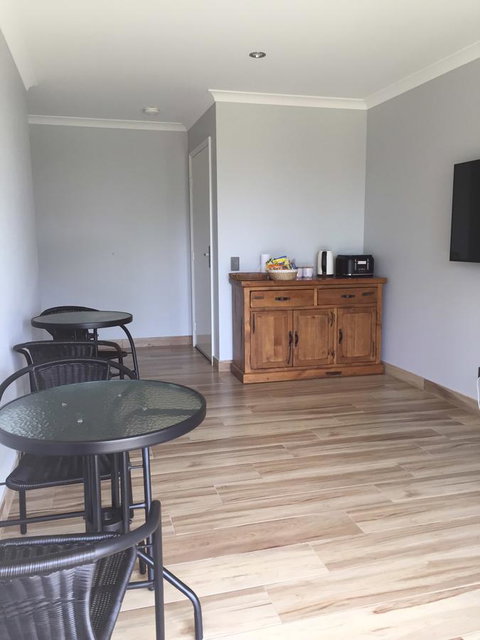 Eagle Bay House - Food Delivery Shop 11