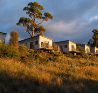 Swansea Beach Chalets - Pet Food Australia