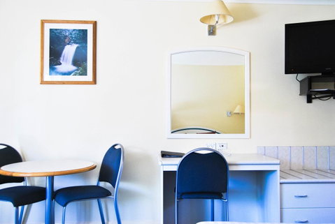 Comfort Inn Devonport - Food Delivery Shop 43