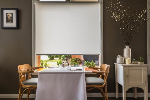 Comfort Inn Devonport - Food Delivery Shop 20