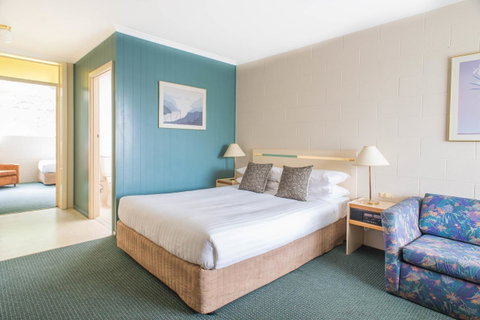 Comfort Inn Devonport - Food Delivery Shop 33