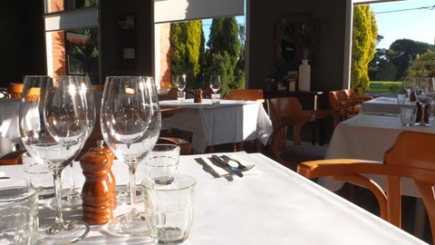 Comfort Inn Devonport - Food Delivery Shop 17