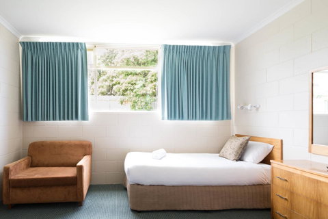 Comfort Inn Devonport - Food Delivery Shop 19