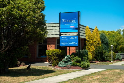 Comfort Inn Devonport - Food Delivery Shop 25