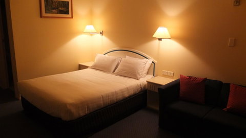 Comfort Inn Devonport - Food Delivery Shop 37