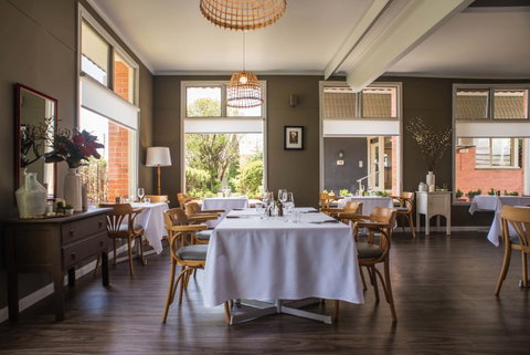 Comfort Inn Devonport - Food Delivery Shop 12