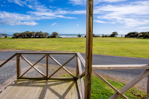 Discovery Parks - Devonport - Food Delivery Shop 43