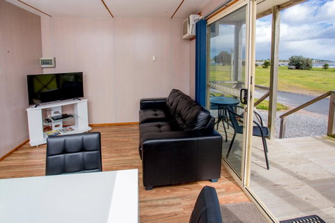Discovery Parks - Devonport - Food Delivery Shop 36