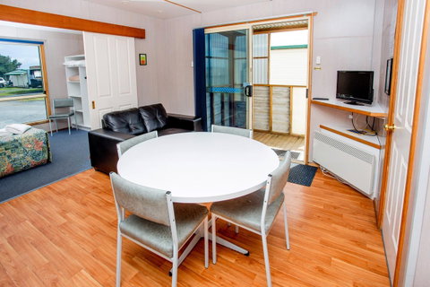 Discovery Parks - Devonport - Food Delivery Shop 22