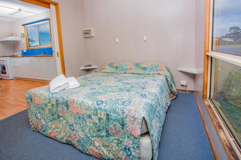 Discovery Parks - Devonport - Food Delivery Shop 18
