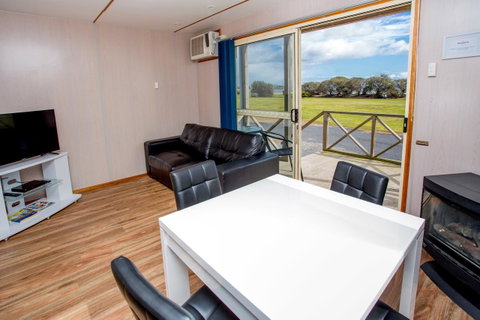 Discovery Parks - Devonport - Food Delivery Shop 37