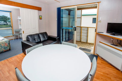 Discovery Parks - Devonport - Food Delivery Shop 23