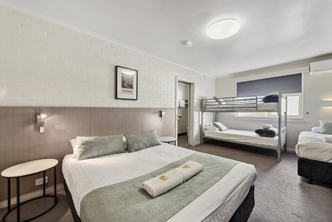 The Cornwall Boutique Hotel - Food Delivery Shop 8
