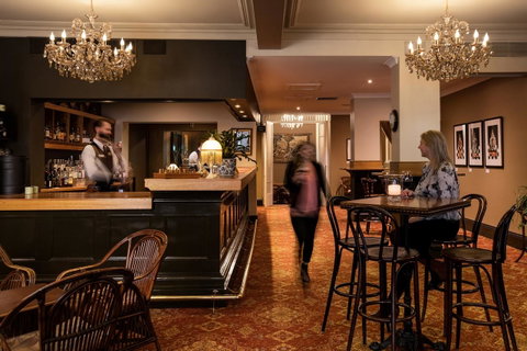 Hadley\'s Orient Hotel - Food Delivery Shop 15