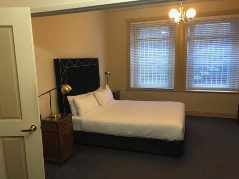 The Macquarie Hobart - Food Delivery Shop 2