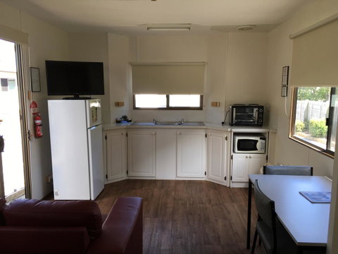 Discovery Parks - Mornington Hobart - Food Delivery Shop 43