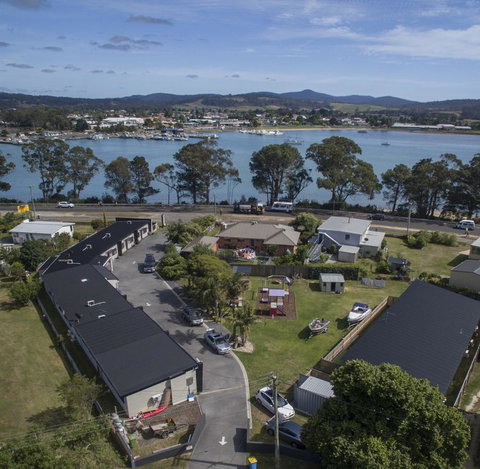 Georges Bay Apartments - Food Delivery Shop 16