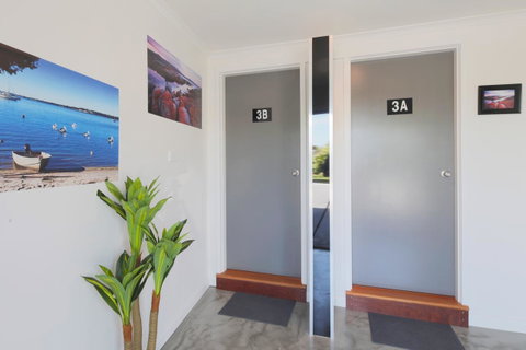 Georges Bay Apartments - Food Delivery Shop 21