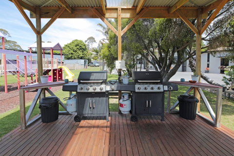Georges Bay Apartments - Food Delivery Shop 40