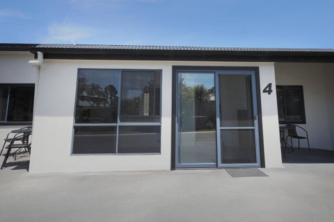 Georges Bay Apartments - Food Delivery Shop 35
