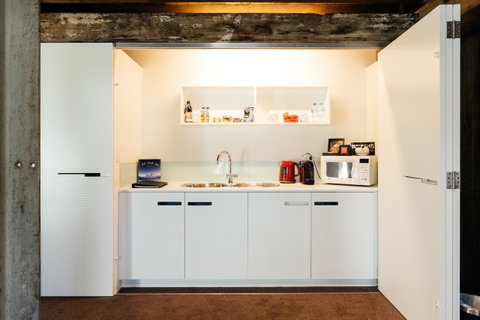The Henry Jones Art Hotel - Food Delivery Shop 31