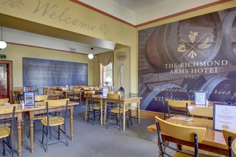 The Richmond Arms Hotel - Food Delivery Shop 10