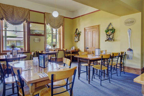 The Richmond Arms Hotel - Food Delivery Shop 11