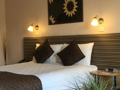 Balmoral On York - Food Delivery Shop 32