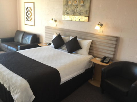 Balmoral On York - Food Delivery Shop 21